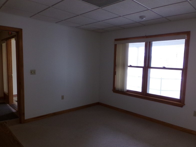 More Photos Of 401 Gilford Ave, Gilford Medical For Sale