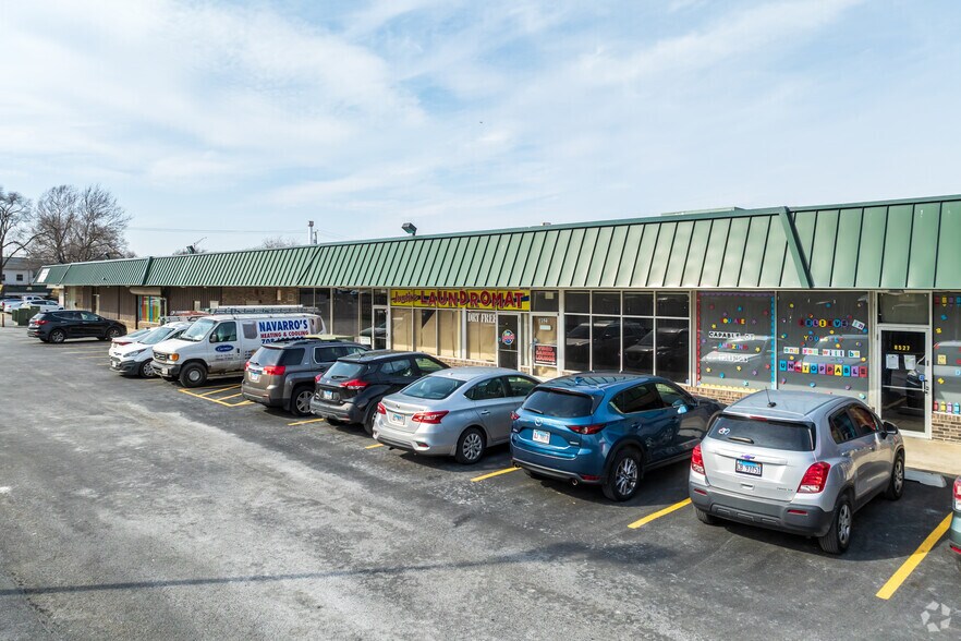 More Photos Of 8501-8523 S 88th Ave, Justice Freestanding For Sale