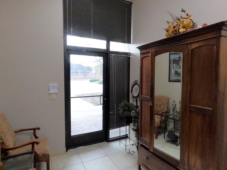 More Photos Of 6570 Naaman Forest Blvd, Garland Medical For Sale