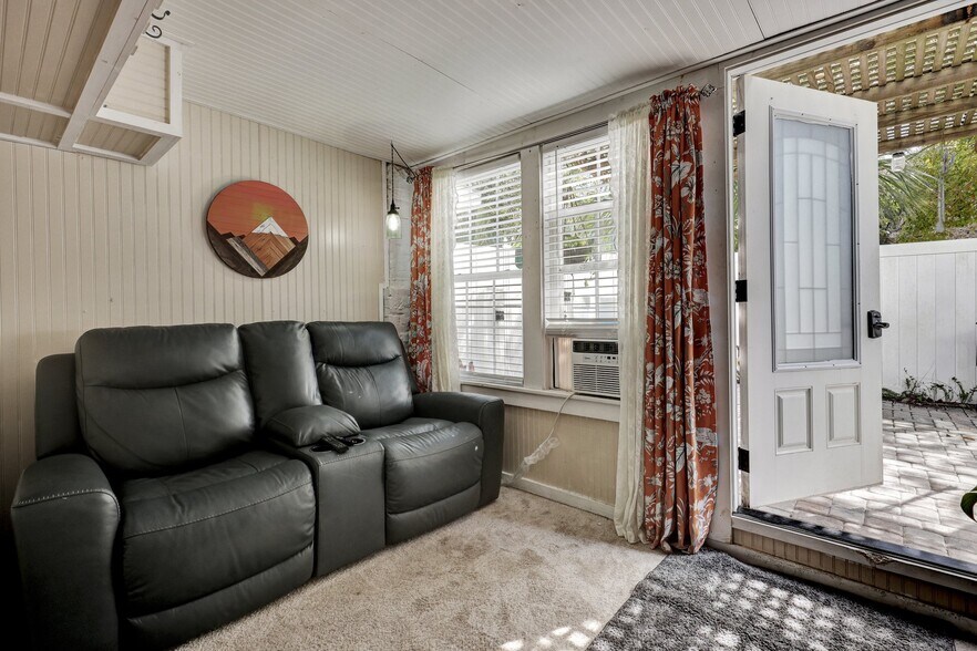 More Photos Of 24 Van Horne Ave, Tybee Island Hospitality For Sale