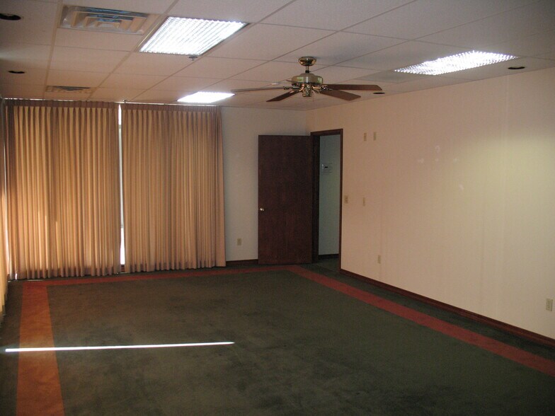 More Photos Of 18 N Main St, Cape Girardeau Storefront Retail Office For Sale