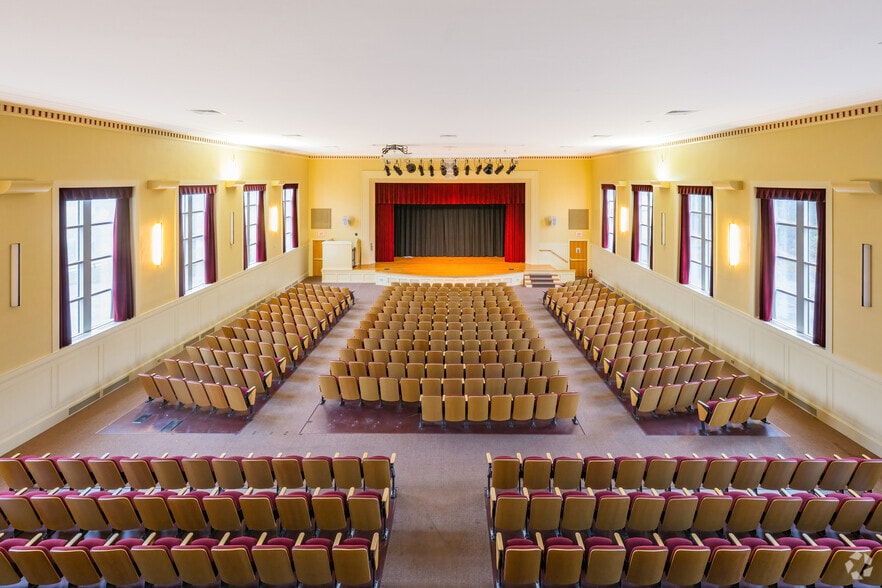 More Photos Of 399 Bishops Hwy, Kingston Schools For Sale