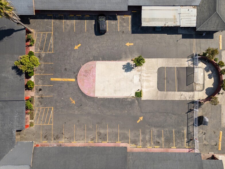 More Photos Of 900 S Union Ave, Bakersfield Hotel For Sale