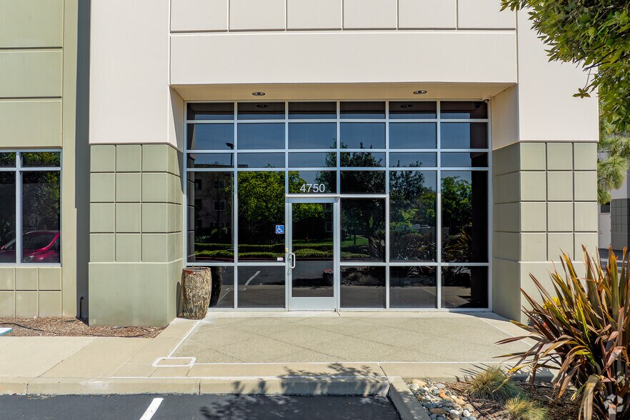 More Photos Of 4750-4794 Duckhorn Dr, Sacramento Research And Development For Lease