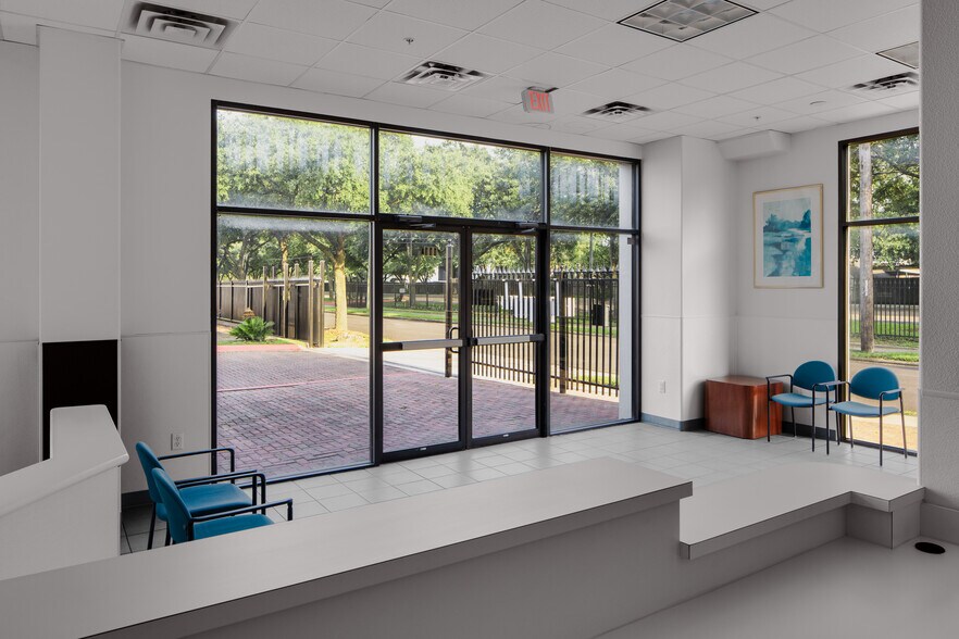 More Photos Of 5616 Lawndale St, Houston Medical For Sale