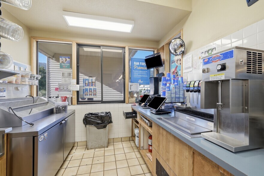 More Photos Of 47720 Or-58 Hwy, Oakridge Fast Food For Sale