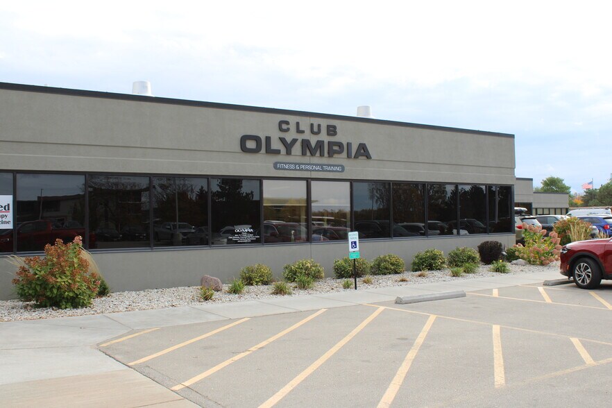 Primary Photo Of 101 Camelot Dr, Fond Du Lac Health Club For Sale