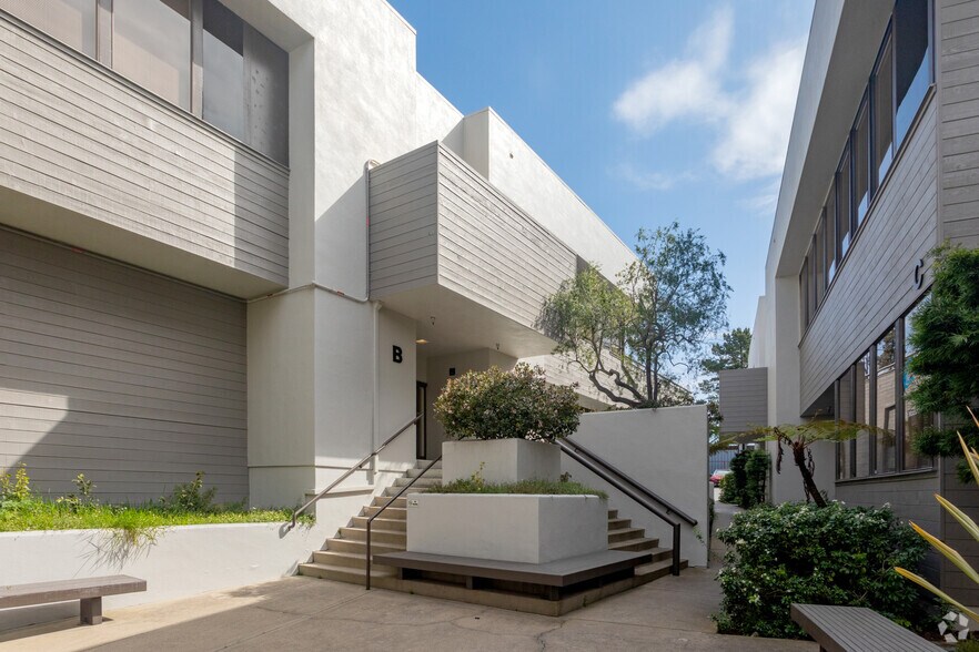 More Photos Of 2511 Garden Rd, Monterey Unknown For Lease