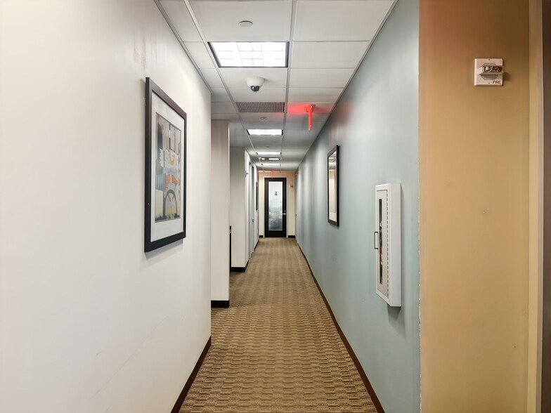 More Photos Of 118-35 Queens Blvd, Forest Hills Coworking Space