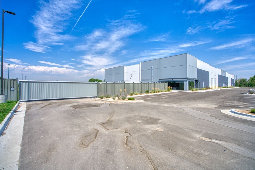 More Photos Of 8705 Rosemary St, Commerce City Warehouse For Lease