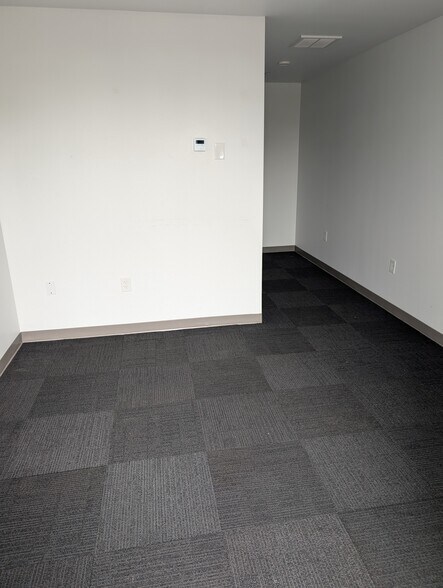 More Photos Of 5101 N Howard Ave, Tampa Light Distribution For Lease