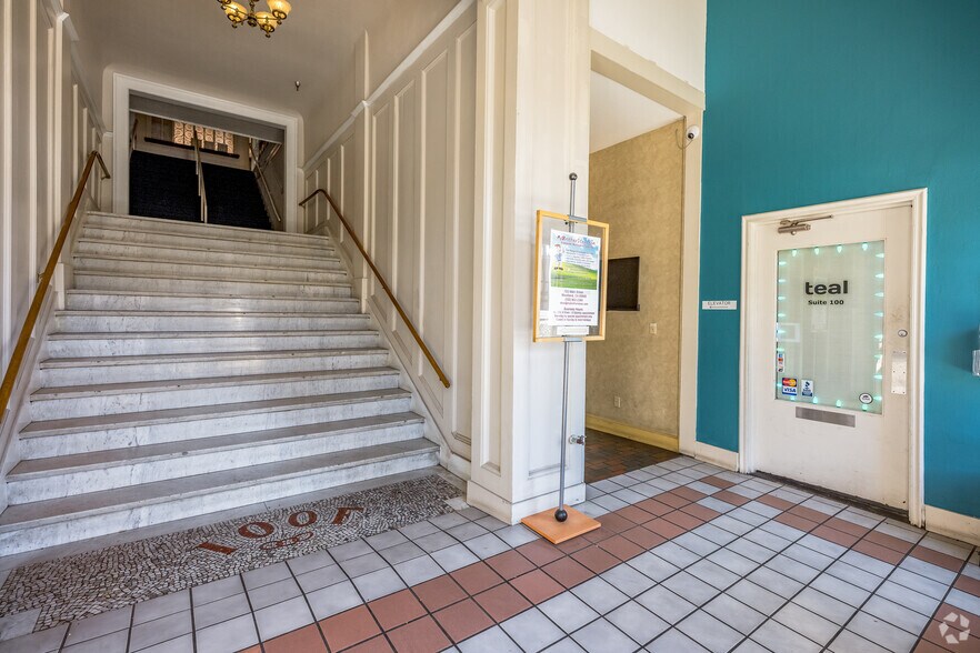More Photos Of 723 Main St, Woodland Loft Creative Space For Lease
