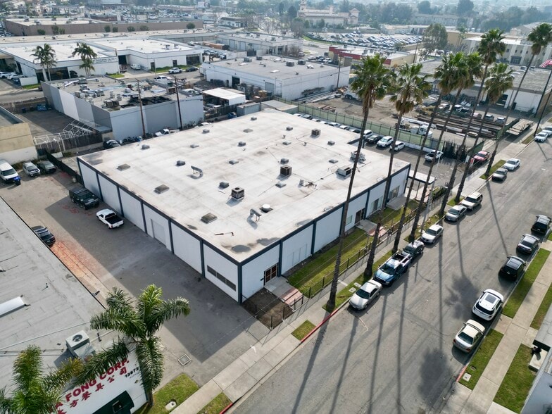 More Photos Of 13902 West St, Garden Grove Warehouse For Lease