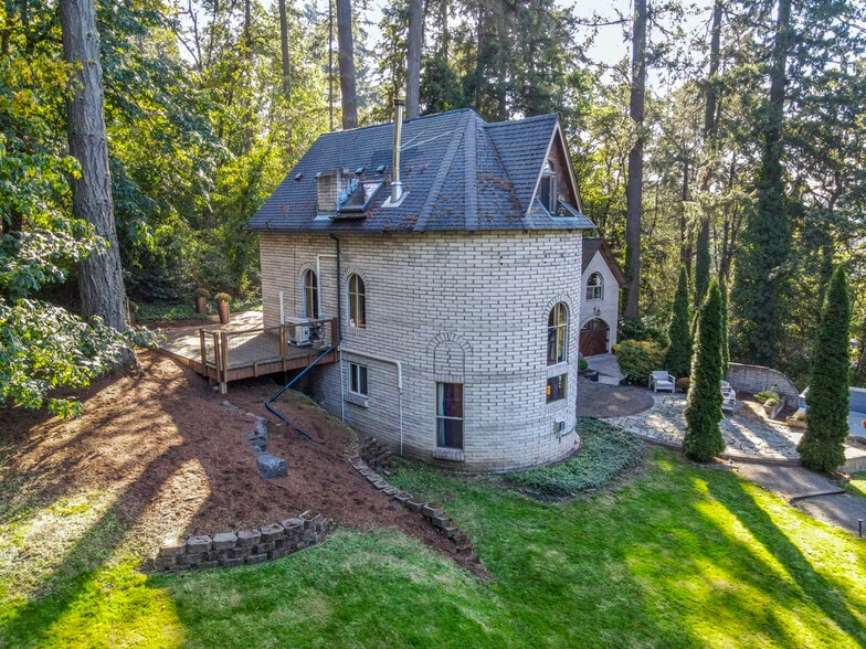 More Photos Of 1820 E 28th Ave, Eugene Multifamily For Sale