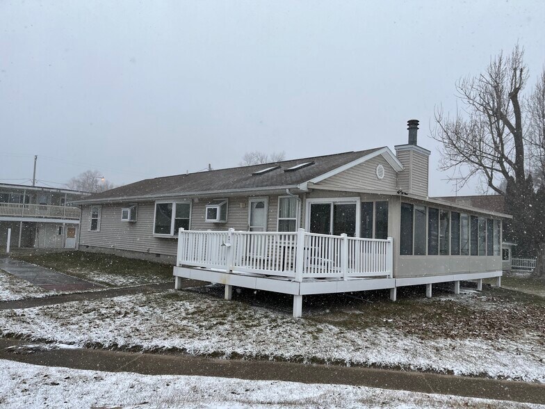 More Photos Of 10360 West Shore Dr, Houghton Lake Hospitality For Sale