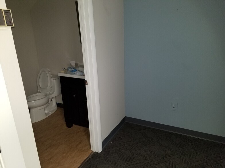 More Photos Of 241 Maple Ave, Red Bank Medical For Lease