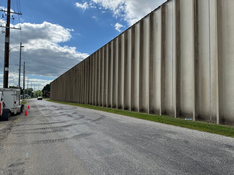 More Photos Of 100 River st, Riverside Industrial For Lease