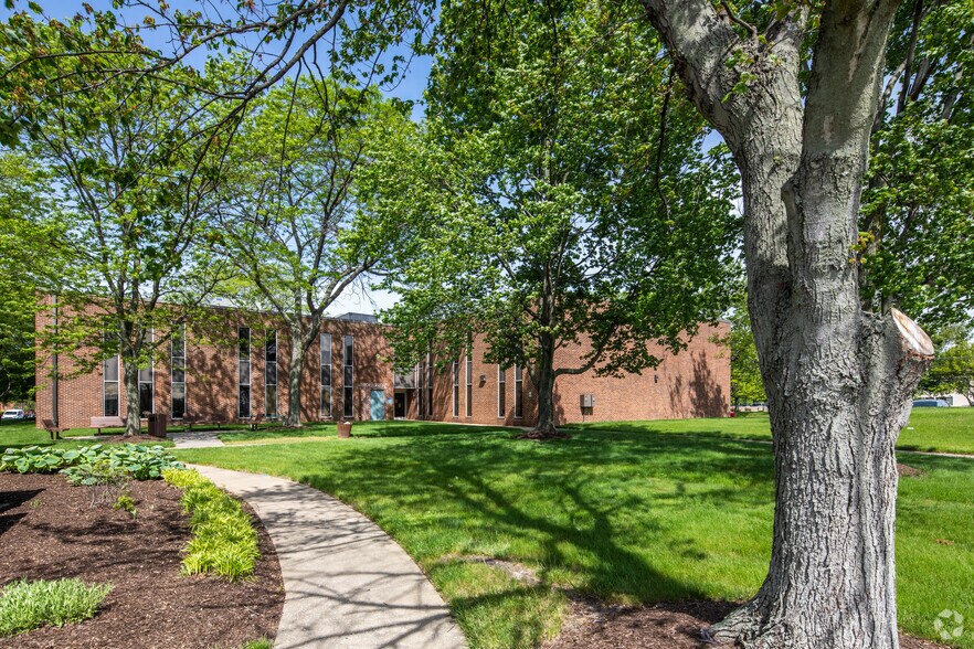 More Photos Of 263 Chapman Rd, Newark Office For Lease