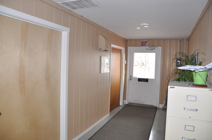 More Photos Of 1308 Ontario St, Sandpoint Warehouse For Lease
