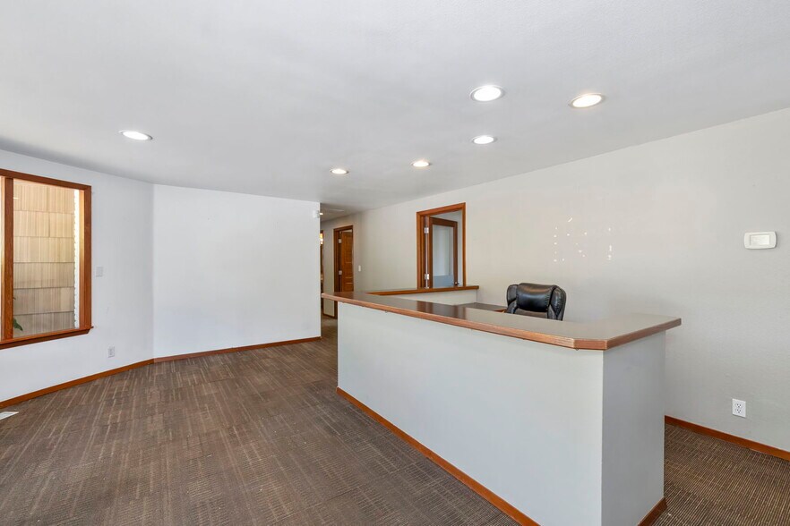 More Photos Of 2153 Bethel Rd SE, Port Orchard Office For Lease