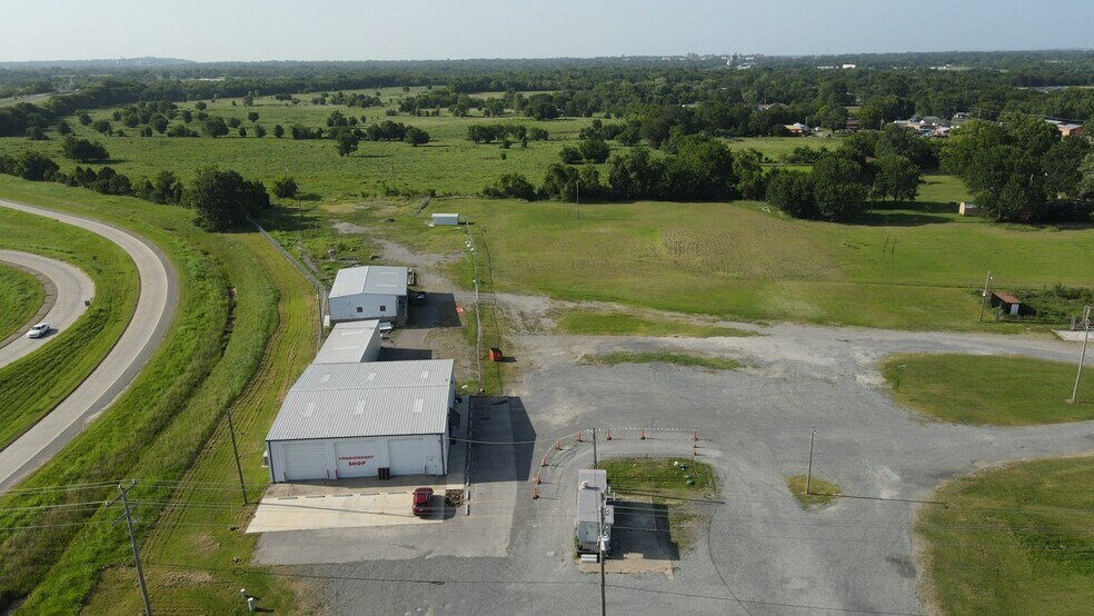 More Photos Of 120 W Peak Blvd, Muskogee Freestanding For Sale