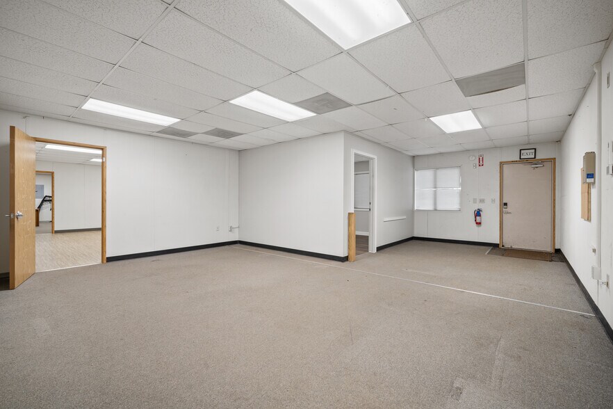 More Photos Of 5942 Portal Way, Ferndale Loft Creative Space For Lease