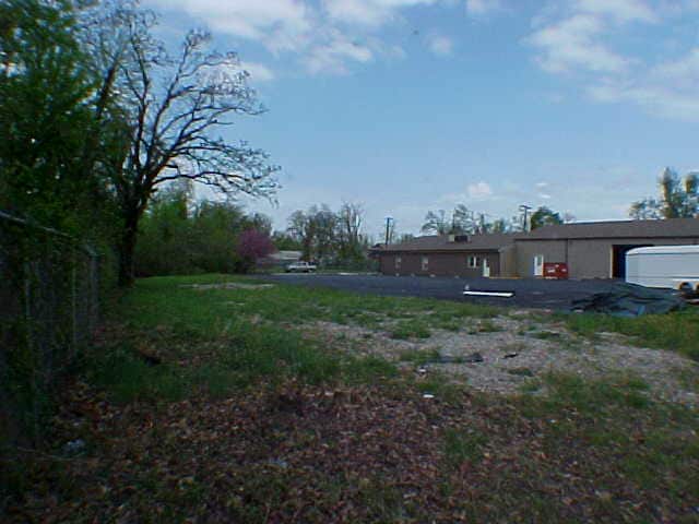 More Photos Of 1880 N Prairie St, Springfield Warehouse For Sale