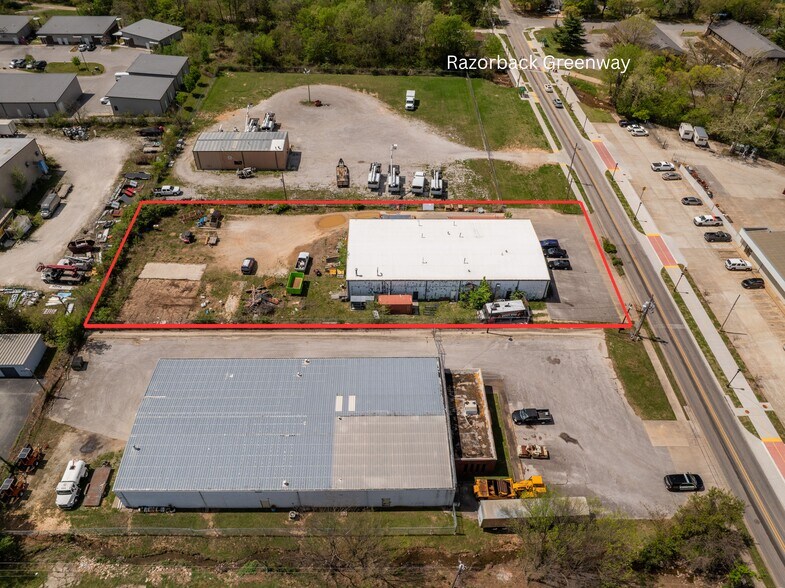More Photos Of 535 W Poplar St, Fayetteville Warehouse For Lease