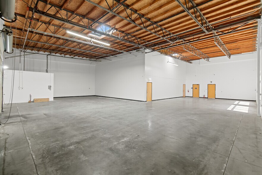 More Photos Of 11264 Monarch St, Garden Grove Warehouse For Sale