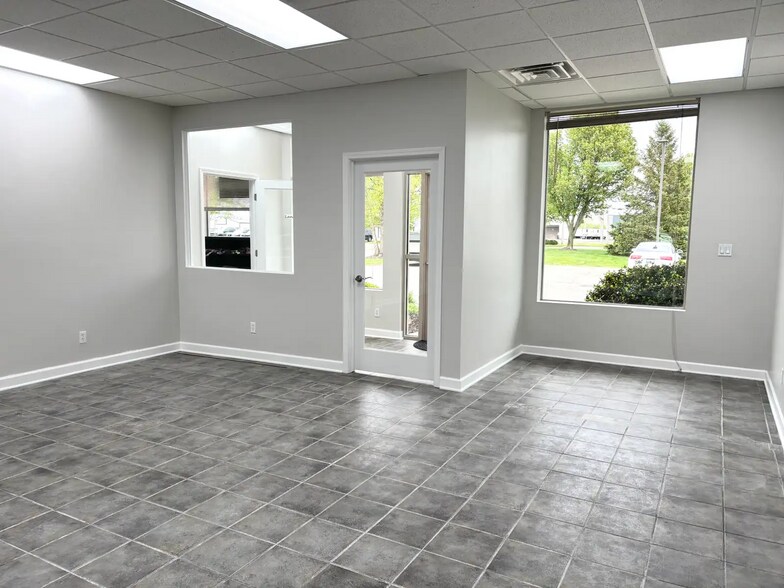 More Photos Of 5795-5797 Balsam Dr, Hudsonville Office For Lease