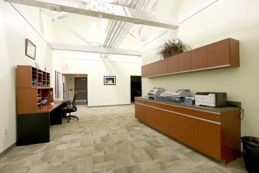 More Photos Of 100-256 Match Factory Pl, Bellefonte Medical For Lease