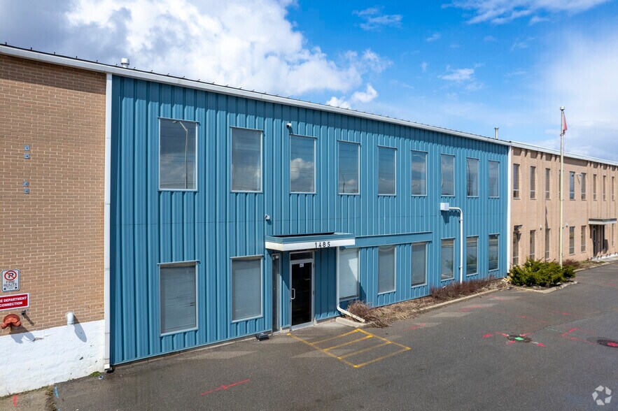 More Photos Of 1485 Speers Rd, Oakville Manufacturing For Lease