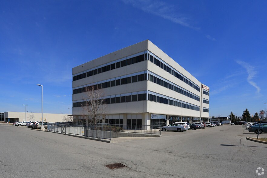 More Photos Of 9140 Leslie St, Richmond Hill Office For Sale