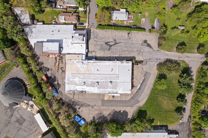 More Photos Of 47 Maple Ave, Flemington Light Manufacturing For Lease