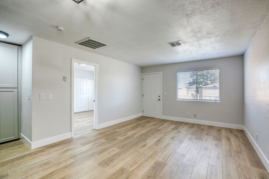 More Photos Of 317 S 9th St, Las Vegas Apartments For Sale