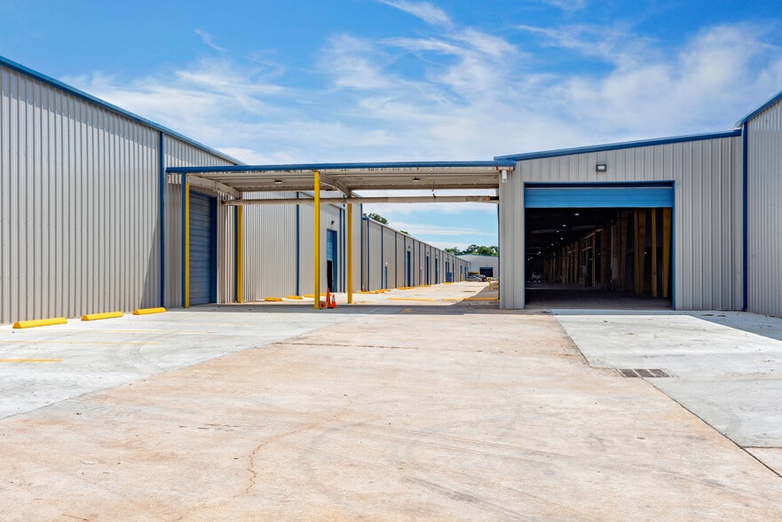 More Photos Of 3526-3530 Lang Rd, Houston Unknown For Lease