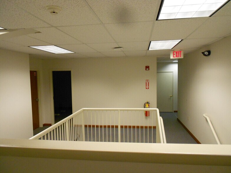 More Photos Of 1 Chips Ln, Fishkill Light Manufacturing For Lease