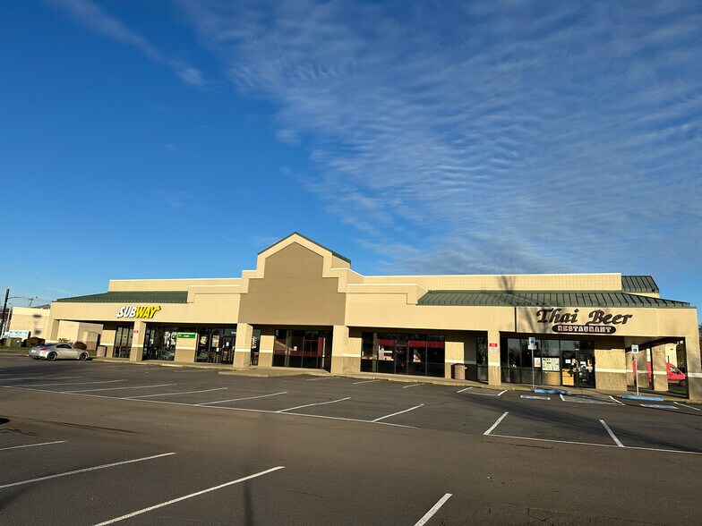 More Photos Of 1120-1130 Lancaster Dr SE, Salem Restaurant For Lease