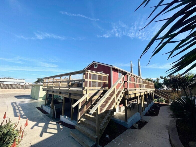 More Photos Of 7550 Sandholdt Rd, Moss Landing Warehouse For Sale