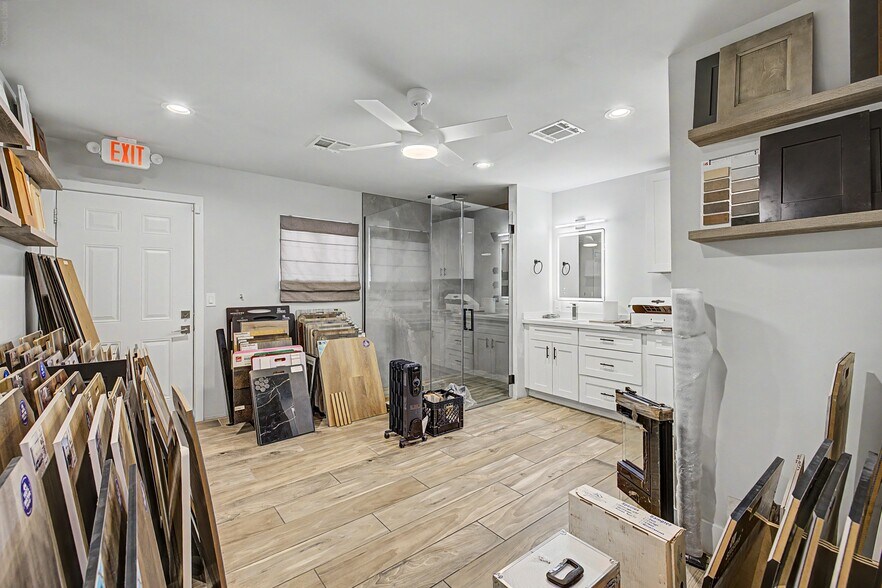 More Photos Of 6470 W Desert Inn Rd, Las Vegas Coworking Space