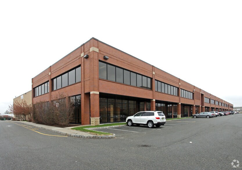 More Photos Of 20 Murray Hill Pky, East Rutherford Light Manufacturing For Lease