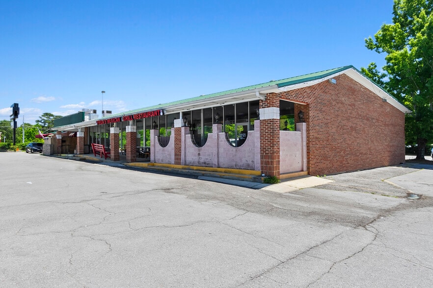More Photos Of 13620 Highway 43 N, Northport Storefront For Sale