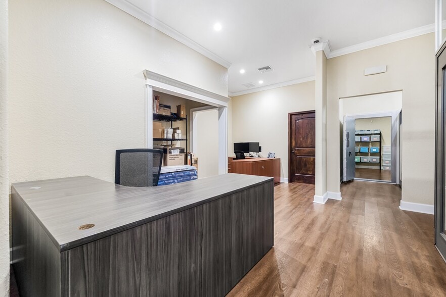 More Photos Of 3615 E Frontage Rd, Tampa Office Residential For Sale