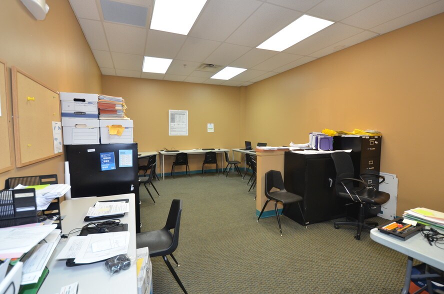 More Photos Of 4502-4670 S Orange Blossom Trl, Orlando Unknown For Lease