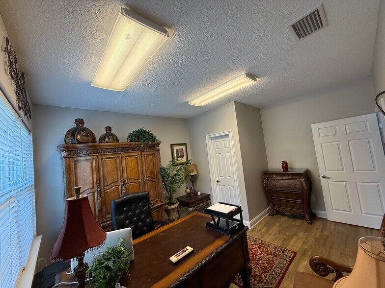 More Photos Of 6100 Greenland Rd, Jacksonville Loft Creative Space For Sale