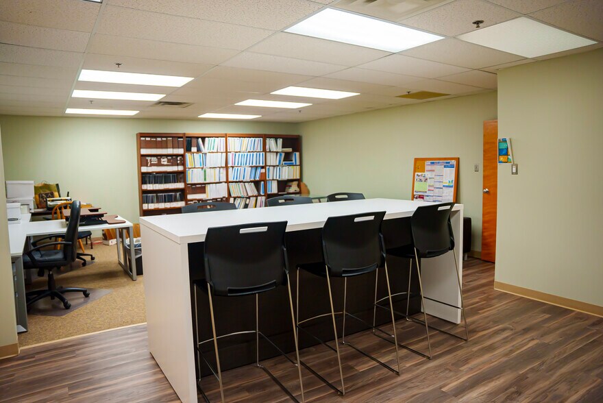 More Photos Of 1301 W Forest Grove Rd, Vineland Flex For Lease