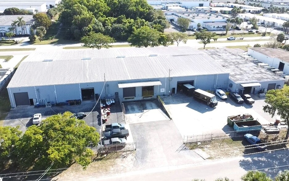 More Photos Of 7567-7575 Central Industrial Dr, Riviera Beach Warehouse For Lease