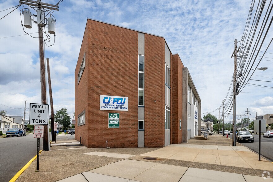 More Photos Of 380 Berry St, Woodbridge Office For Sale