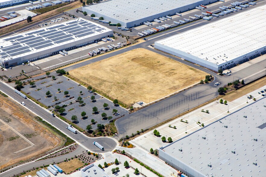 More Photos Of 4647 Logistics Dr, Stockton Distribution For Lease