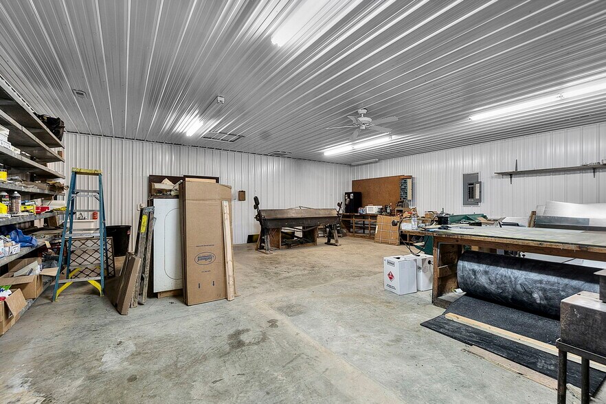 More Photos Of 250 West St, Frohna Office For Sale